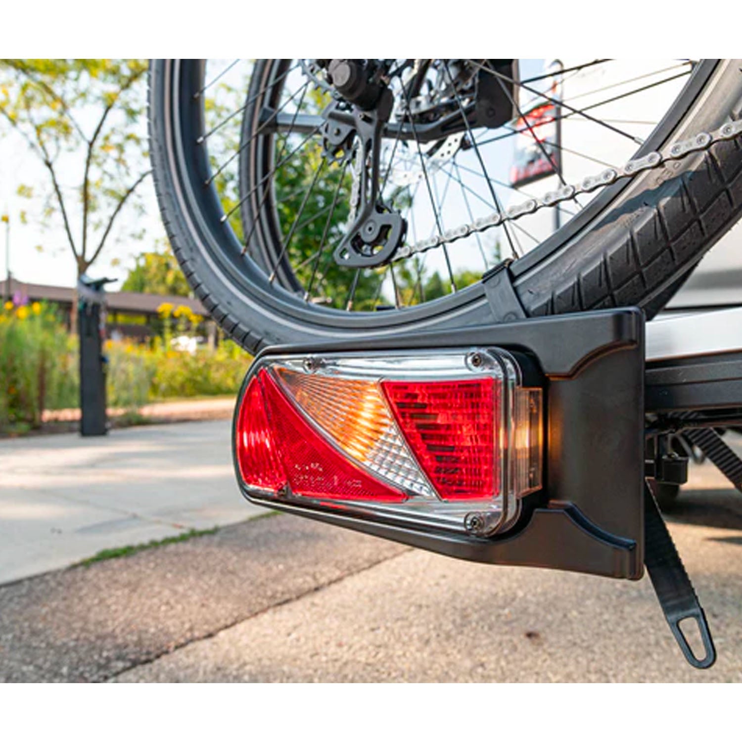 Saris Door Country 2 Bike Motorized 2" Hitch Rack, Electric, #4800, bixbybicycles.com